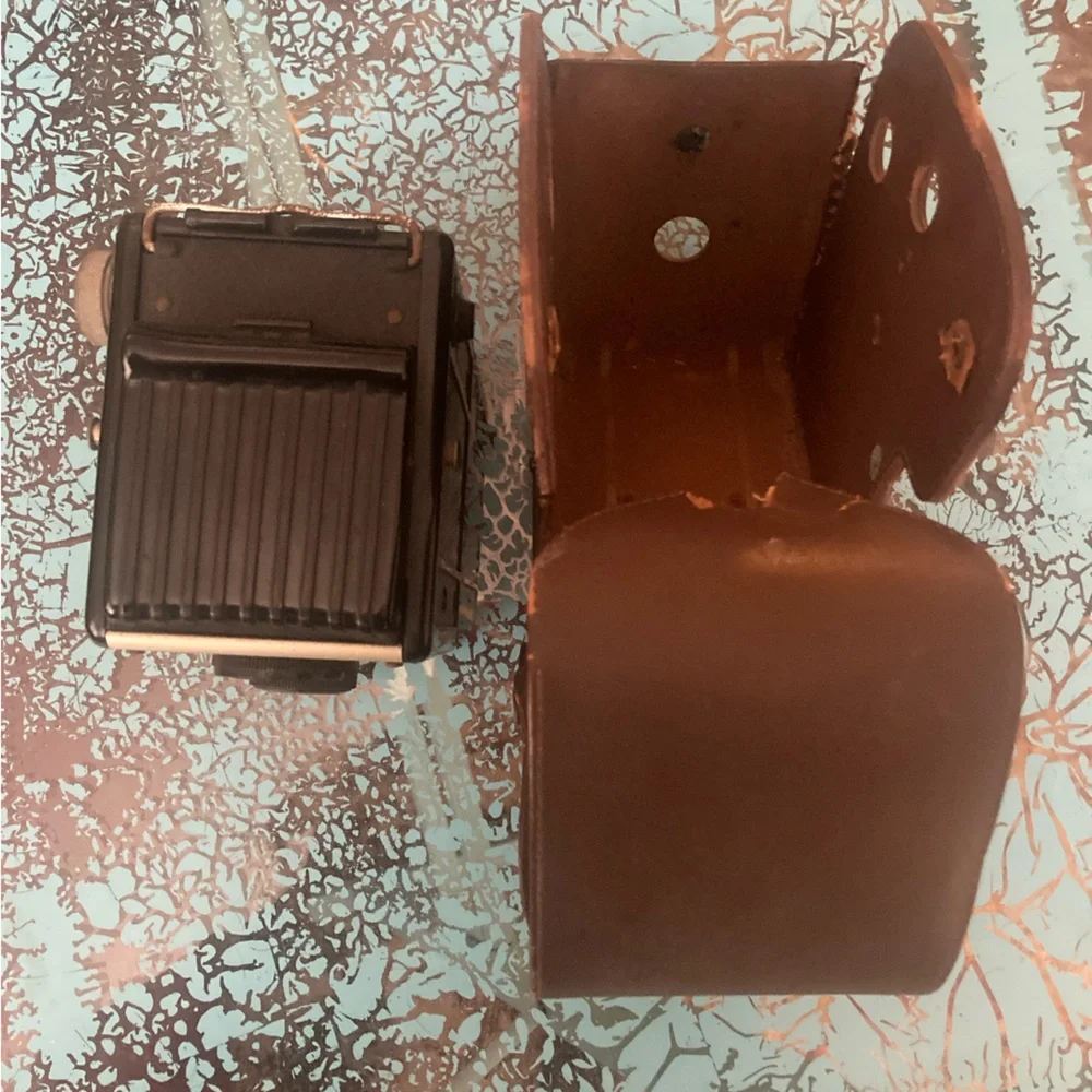 Vintage Spartus Full-Vue 120 Film Camera Art Deco Bakelite Chicago w/ Leather Ca